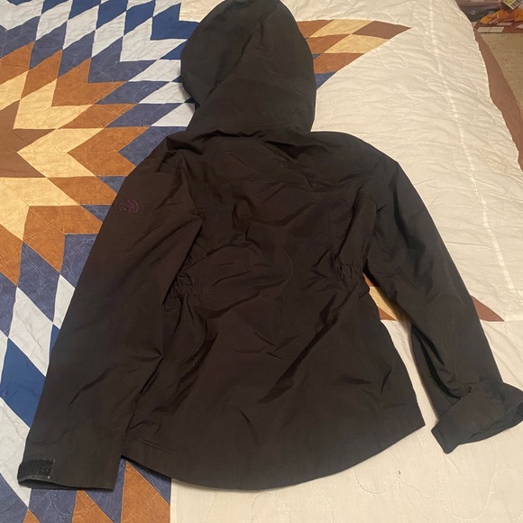 North Face Shell Jacket - Picture 2 of 4